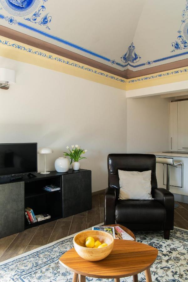 Lake Como, Beautiful Palazzo apartment, lake view Menaggio Esterno foto