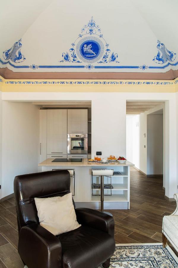 Lake Como, Beautiful Palazzo apartment, lake view Menaggio Esterno foto