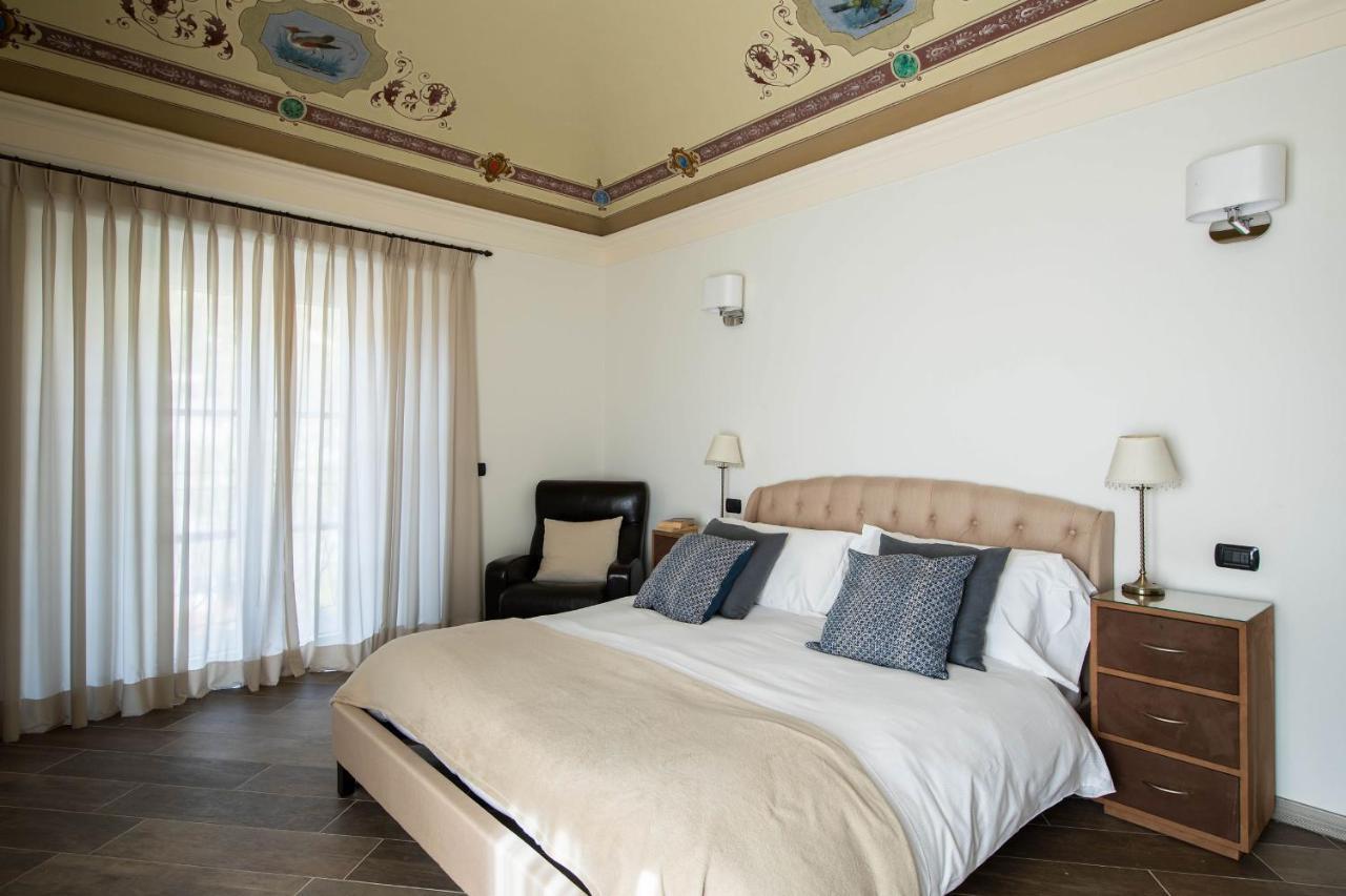 Lake Como, Beautiful Palazzo apartment, lake view Menaggio Esterno foto