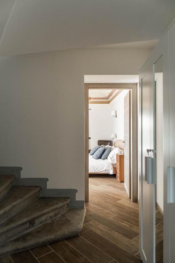 Lake Como, Beautiful Palazzo apartment, lake view Menaggio Esterno foto